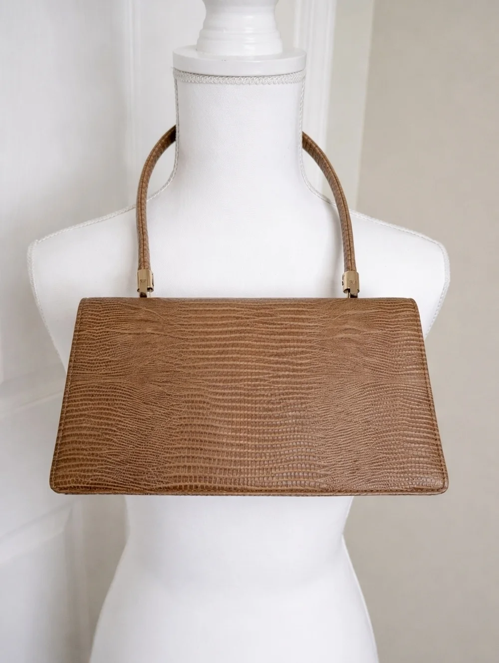 LIZ CLAIBORNE Vintage Y2K Lizard Embossed Shoulder Bag Taupe Structured Handbag